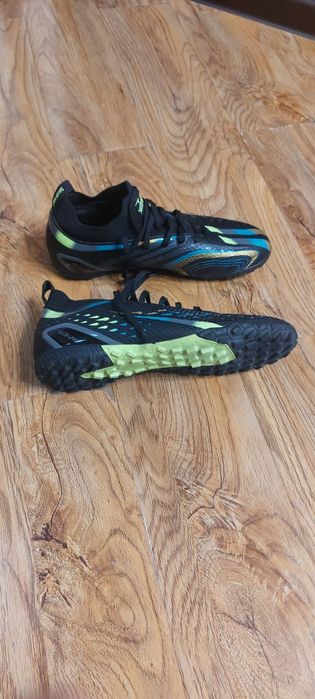 Бутсы, сороконожки