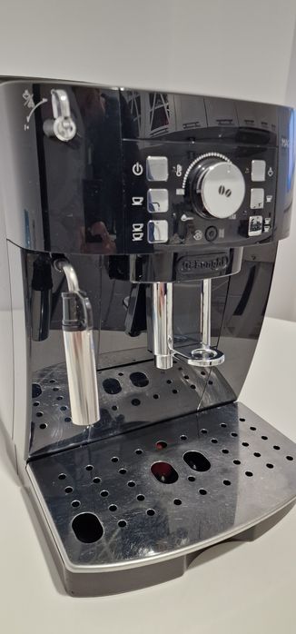 Espressor automat Delonghi