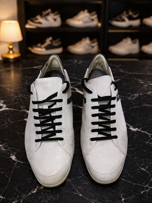 Hugo Boss N 44 кожени