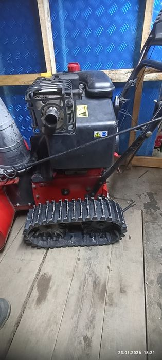 Снегоуборочгая машина производства Канада