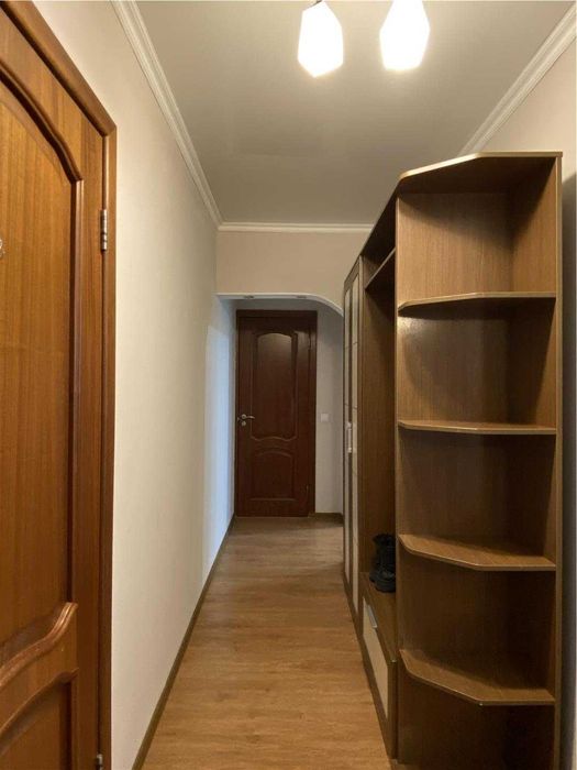 2 комнатная с ремонтом, возле Евразии.