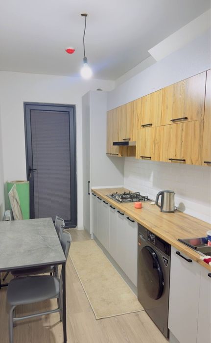 Novza metro yaqnida 1 xona kvartira