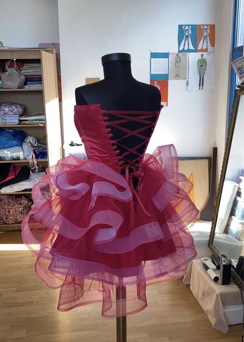 Rochie de ocazie croită manual, roz fuchsia, purtată o singură dată