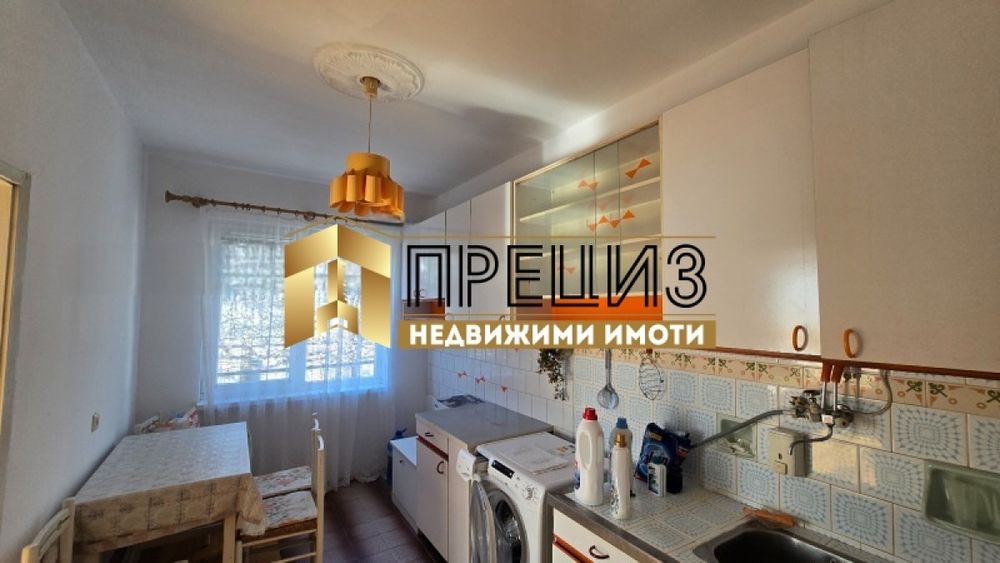 Продажба на къща с двор в гр. Шумен - Дивдядово