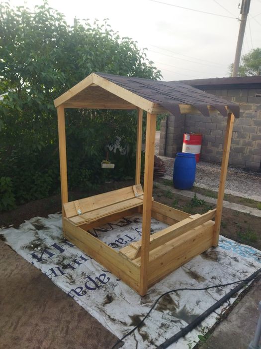 Песочница из дерева