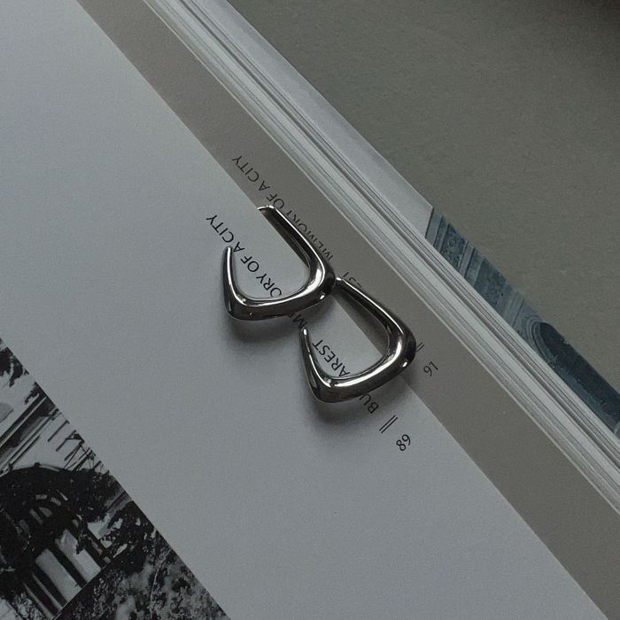 Cercei cu design modern și tijă (ac) din argint