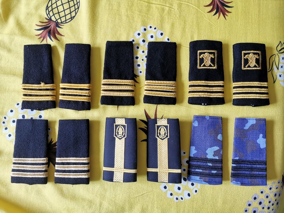 Grade militare căpitan si maior