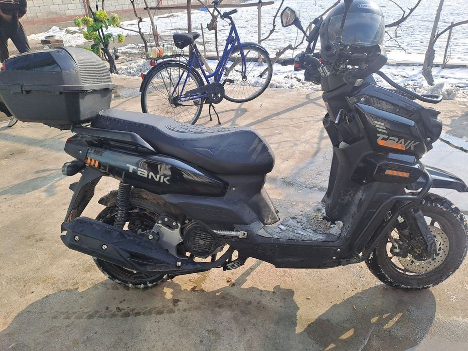 Скутер мопед бензин