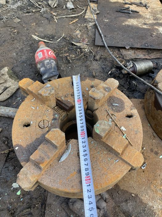 Патрон для токорного стонка