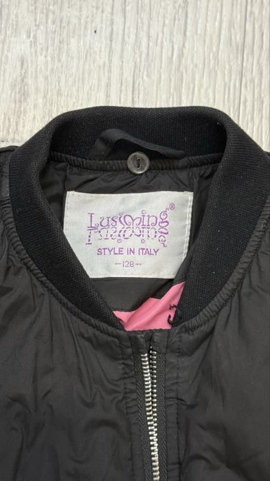 Продам весеннюю куртку 128