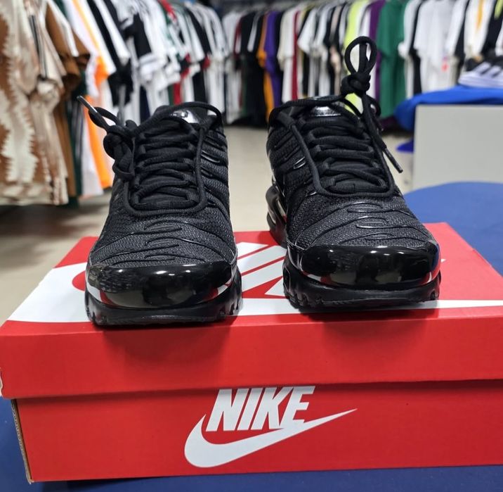 Nike Air Max Plus Нови Черни Мъжки Маратонки [40-44 Номер]