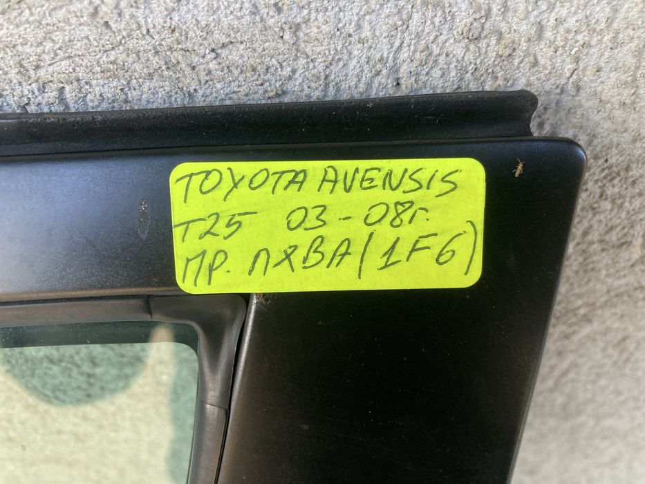 Предна лява врата за тойота авенсис т25/toyota avensis t25 03-08г