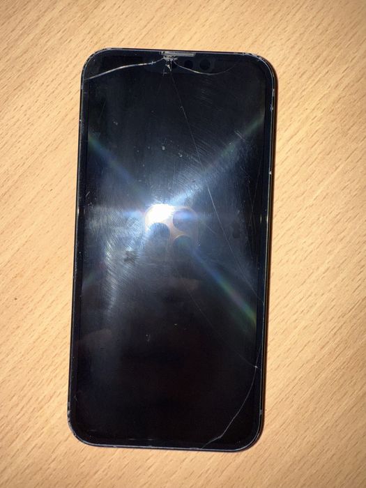 Айфон 13 сатылады срочно