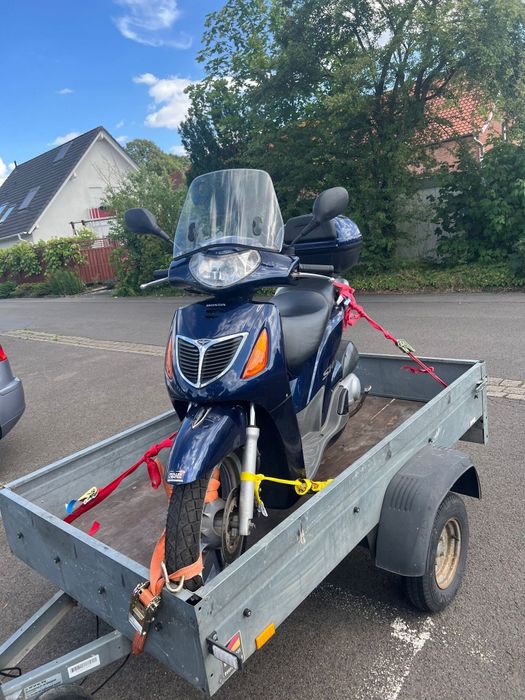 Vând scuter Honda SH 125cm