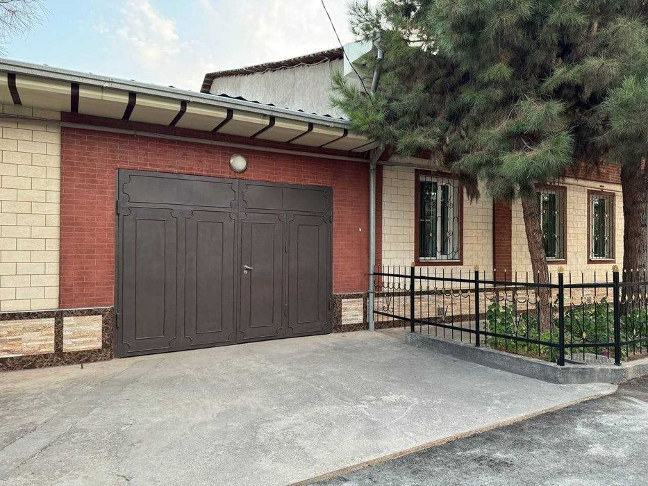 ДОМБРАБАД  ховли жой  4 сотих 5 котта хона фасад 20 метр