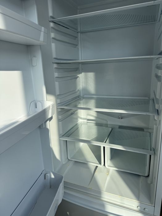 Продам Холодильник INDEZIT