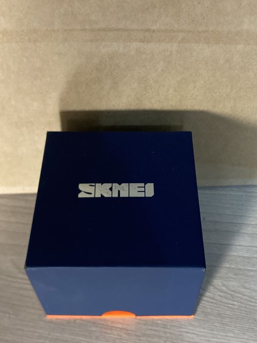 СРОЧНО продам часы SKMEI podagar