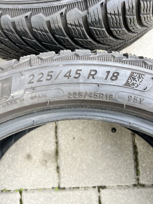 Michelin Pilot Alpin 5 225 45 / 250 40 18