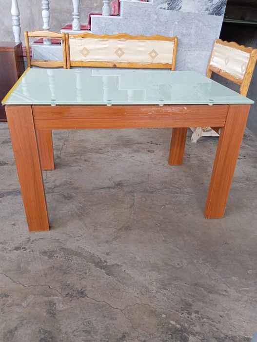 Стол очень хорошим состоянием