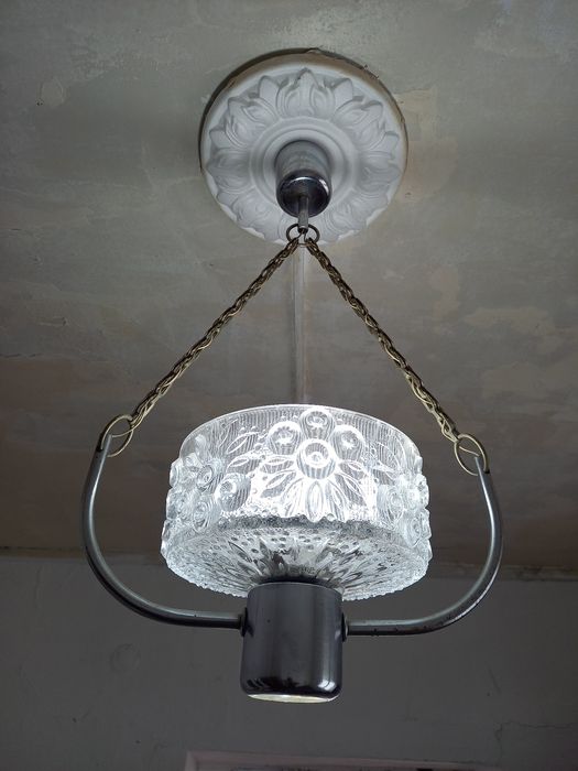 Продам Люстру для 1 лампочки