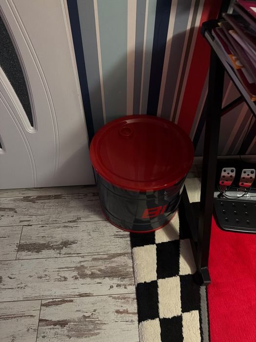 Детска стая комплект с легло с матрак и гардероб перде килим скрин