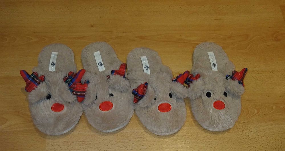 Коледни пантофи с елени