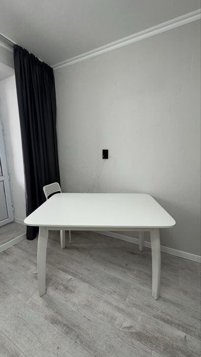 Продам стол. Кухонный в хорошем состоянии