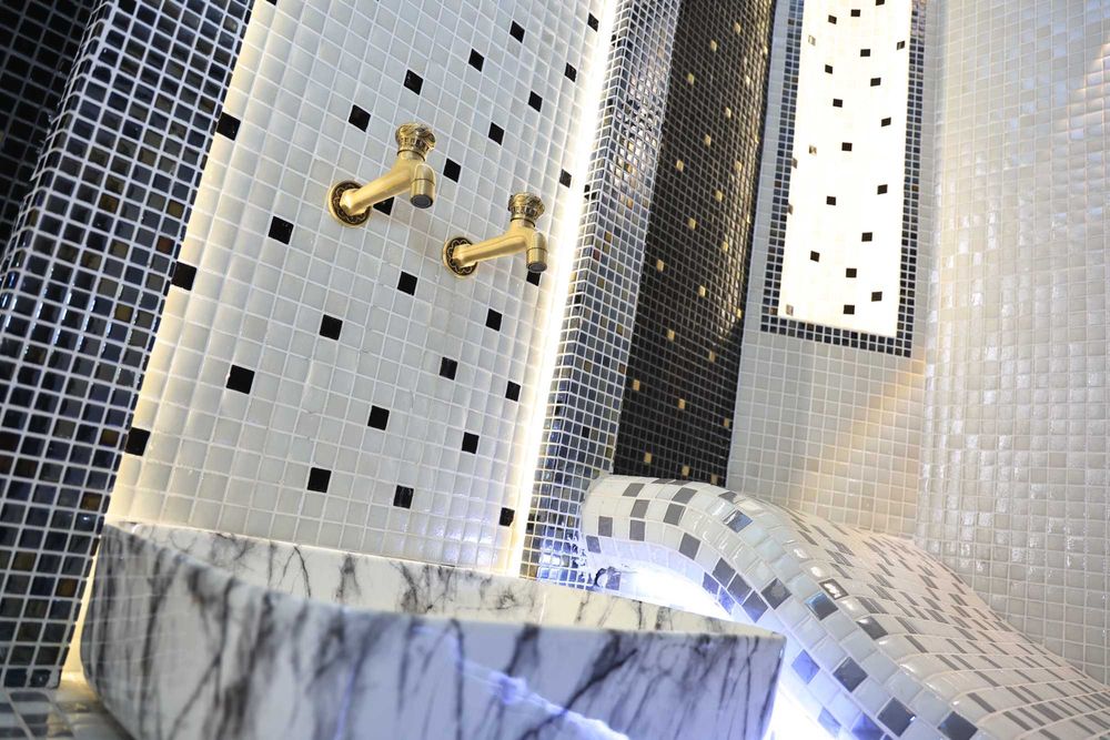 Basseyn • Sauna • Stol tennisi