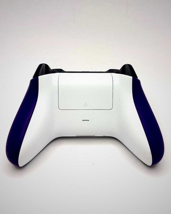 ЛИМИТИРАНА СЕРИЯ: Xbox Wireless Astral Purple Controller