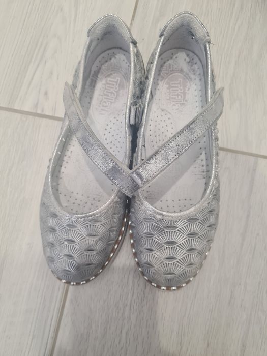 Обувь на девочку