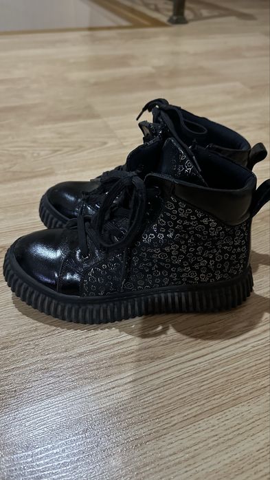 Ботинки демисезонные на девочку, 35 размер