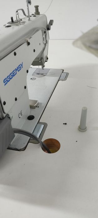 Швейная машинка продам