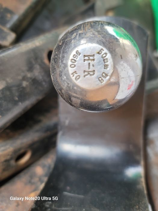 Крюк на фаркоп оригинал.