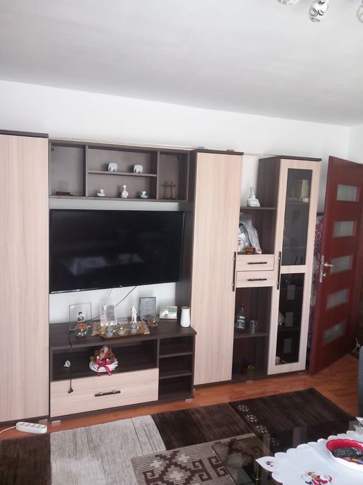 Închiriez apartament doua camere complet utilat și mobilat cu centrală proprie, zona ștrand direct de la proprietar