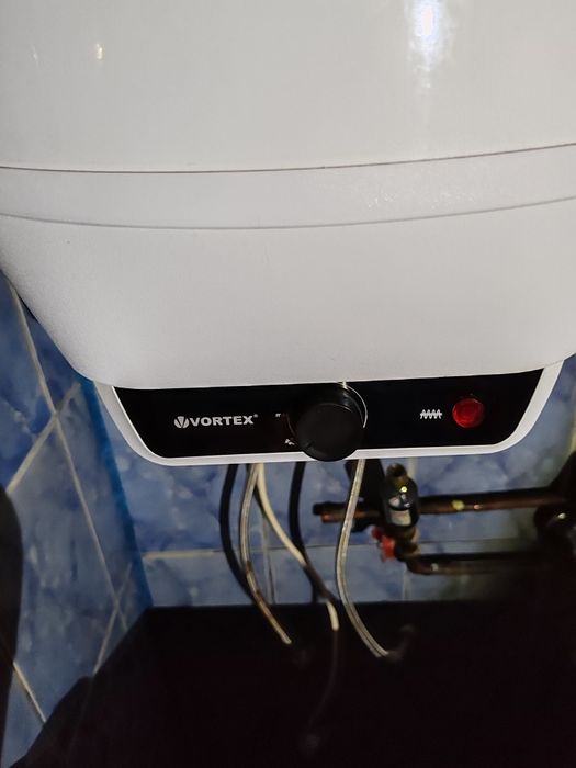 Boiler electric 80 l vortex aproape nou