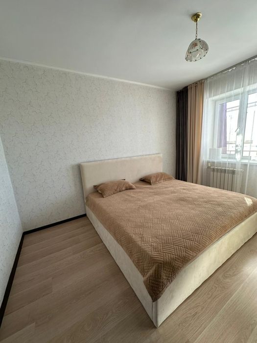 Продам квартиру в 10мкрн 25 доме