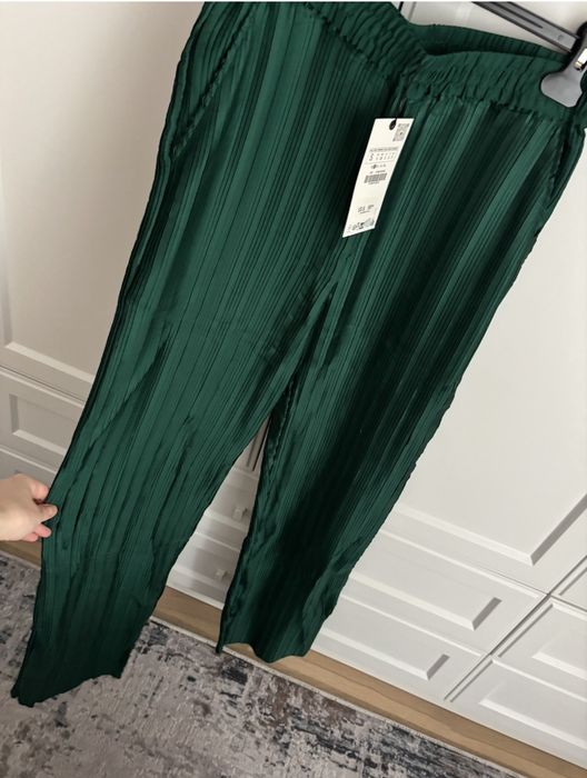 Set Zara nou eticheta