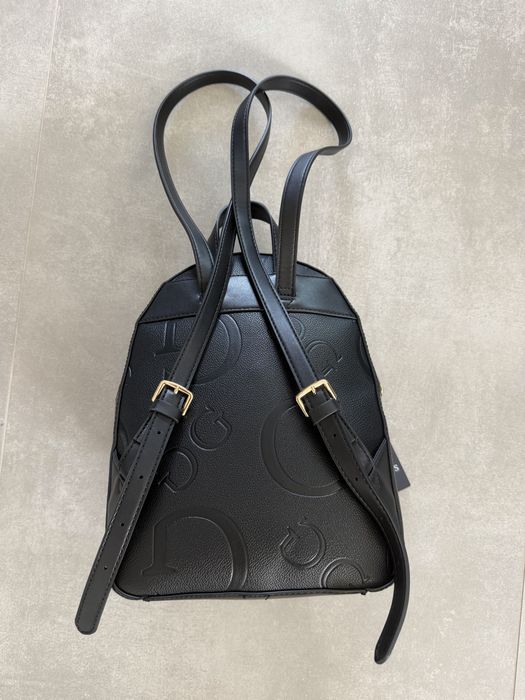 Дамска раница Guess
