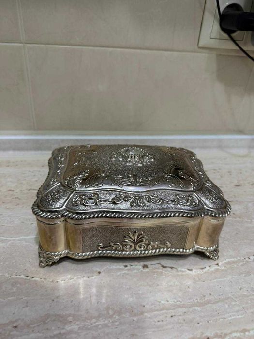 Две шкатулки для украшений
