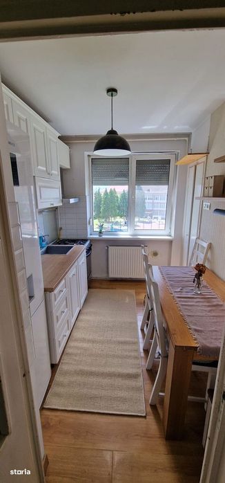 Inchiriez apartament  4 camere , situat in zona str. Gh Marinescu