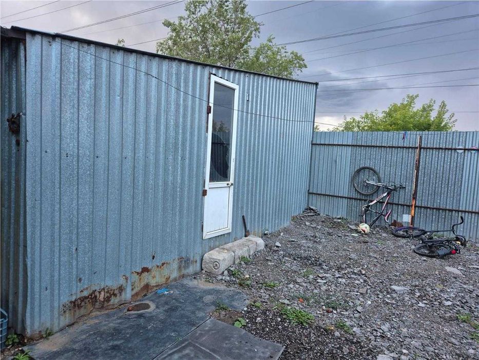 Продам 4 комнатный дом в центре соцгорода.