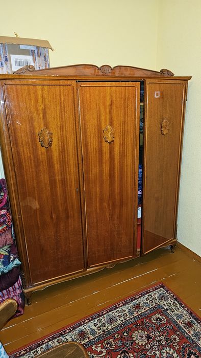 Спальный гарнитур