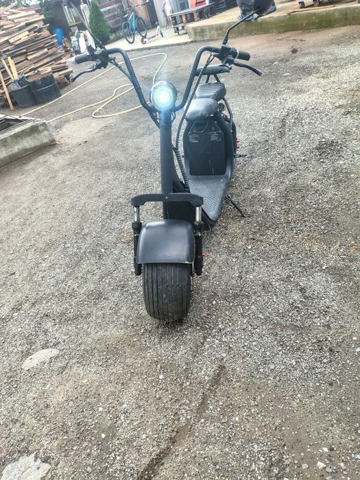 Vând scuter urgent electric merge foarte bine