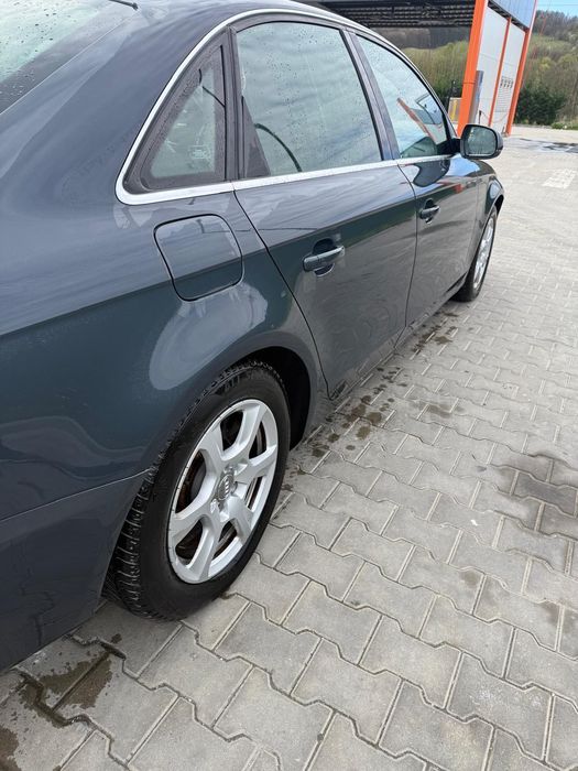 Vând Audi A4B8 2012