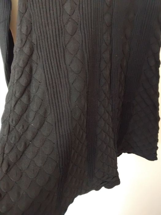 Rochie neagra pentru primăvară