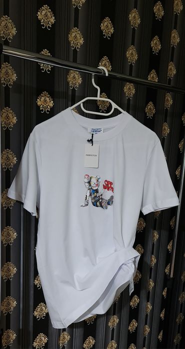 Tricou reducere Givenchy  / off white