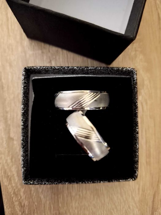 Брачни сребърни халки