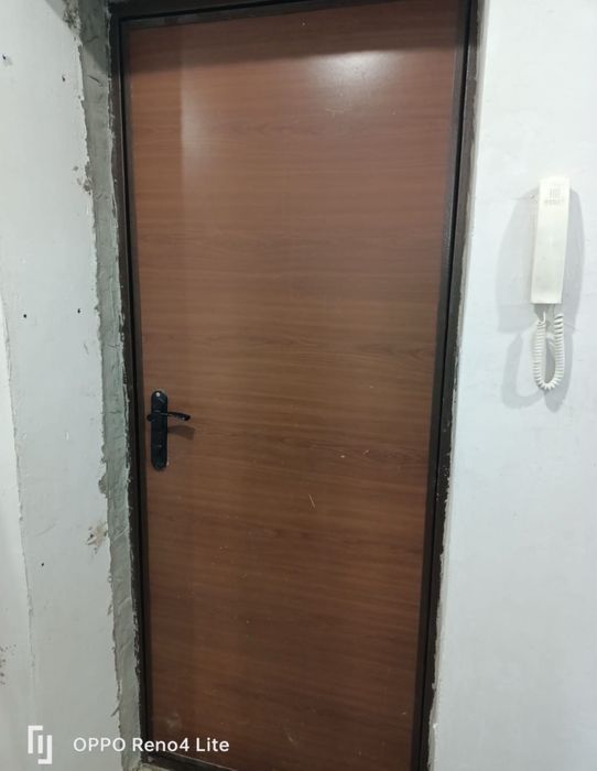 Входная дверь по дерево