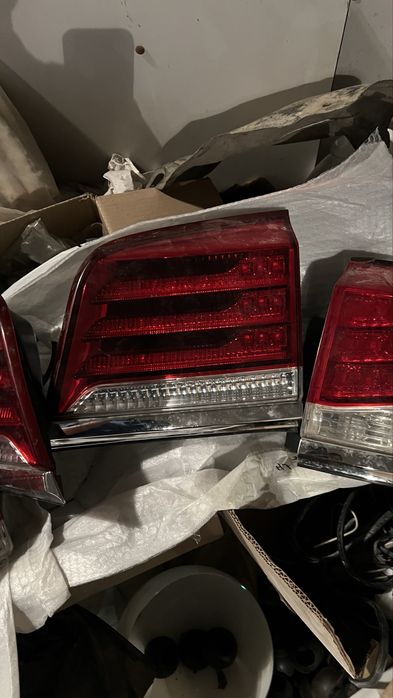 задние фары Lexus 570