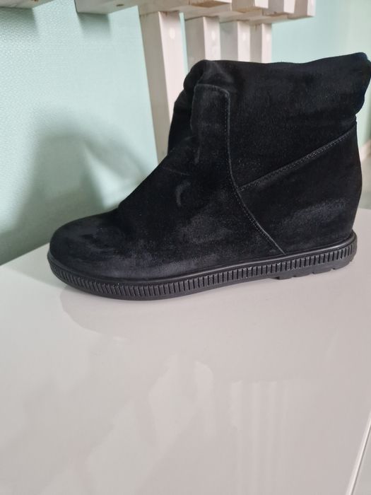 Продам женскую обувь